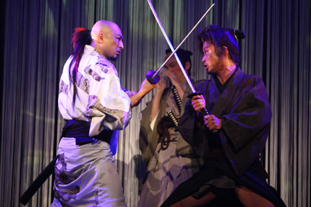 『パンク侍、斬られて候』初日開幕
