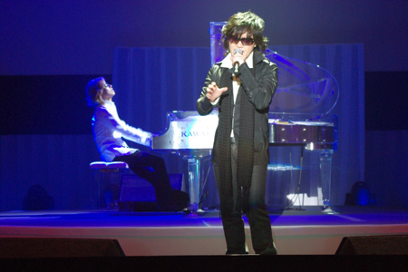 X JAPAN　YOSHIKI(piano)とTOSHI(vo)