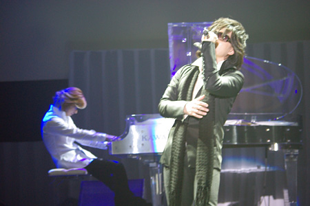 X JAPAN　YOSHIKI(piano)とTOSHI(vo)
