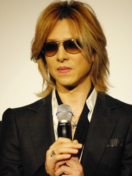 YOSHIKI