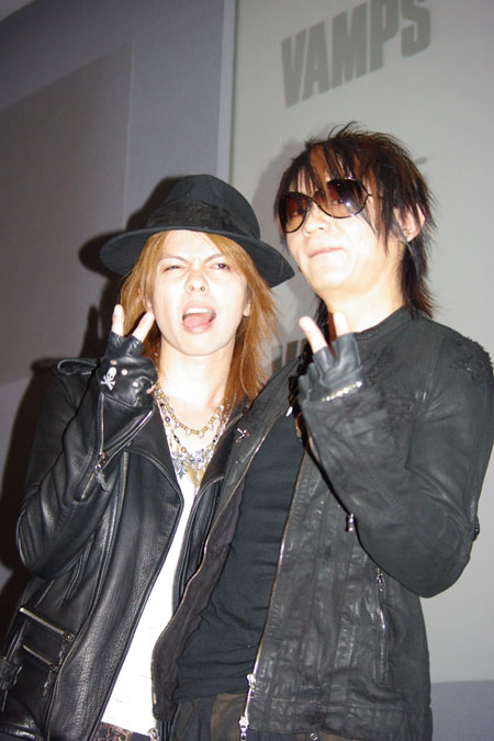 VAMPSのHYDEとK.A.Z