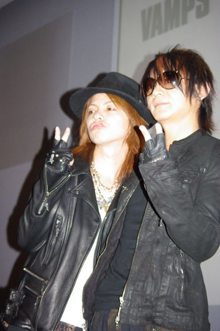 VAMPSのHYDEとK.A.Z