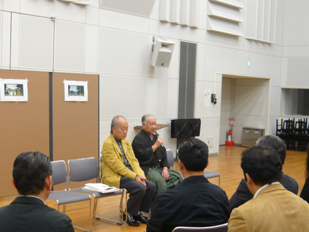 オペラ「修禅寺物語」の演出説明をする坂田藤十郎
