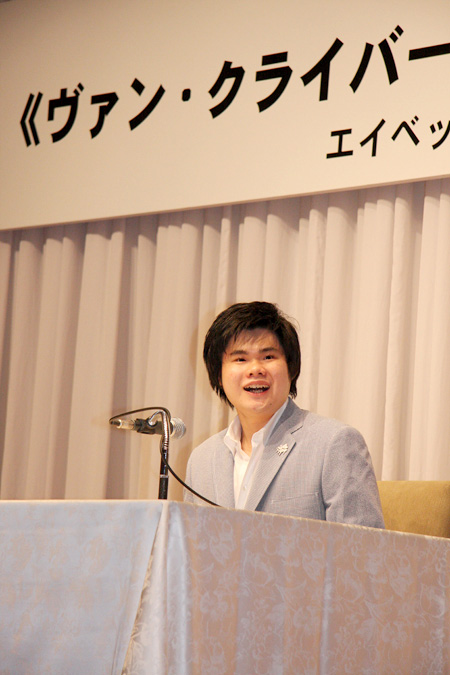 辻井伸行（コンクール優勝記者会見にて）