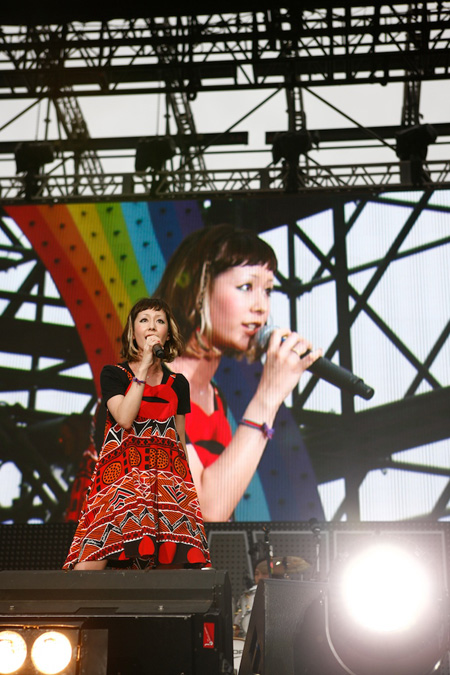 木村カエラ、5周年記念ライブを開催。2万人でバンザイ！ | チケット