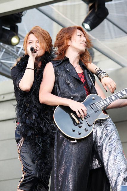 GLAY、15周年の夏を完全燃焼。“原点”とも言える曲を初披露 GLAY、15周年の夏を完全燃焼。“原点”とも言える曲を初披露