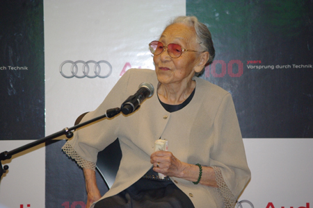 100歳の舘岡寿美子さん