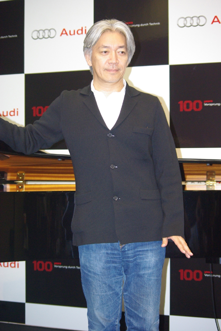 坂本龍一