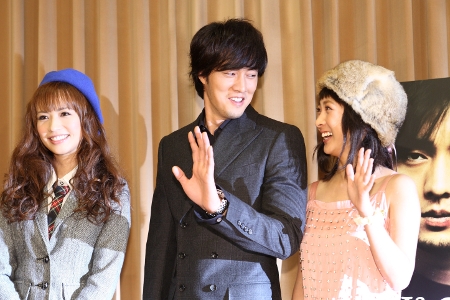 優木まおみ、ソ・ジソブ、谷村美月　撮影：星野洋介