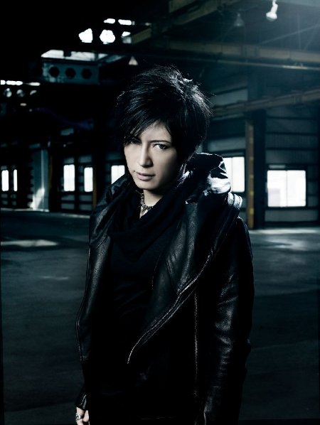 GACKT、3作連続で『仮面ライダーディケイド』主題歌を担当 | チケット 