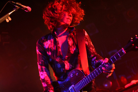 浅井健一、ソロとしては初の渋谷クアトロでワンマンライブ