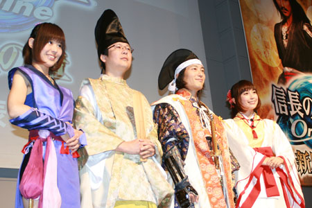 (左から)美甘子、渡辺開発プロデューサー、今村開発ディレクター、小日向えり