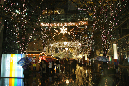 フランス最大最古のクリスマスマーケットが東京で開催 チケットぴあ イベント