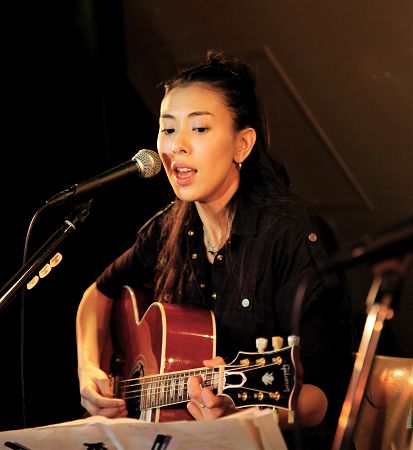 LOVE、年内最後の自主イベントで川村カオリをカバー | チケットぴあ