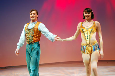 演目披露を終えて挨拶