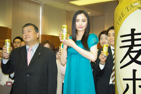 サッポロの特別営業部長に就任した仲間由紀恵