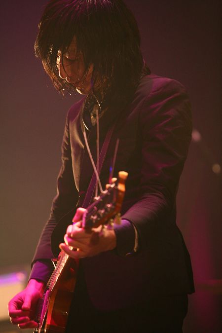 THE BAWDIES