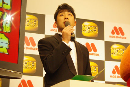 発表会の司会はあべこうじが務めた