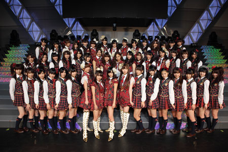 AKB48　(C)AKS