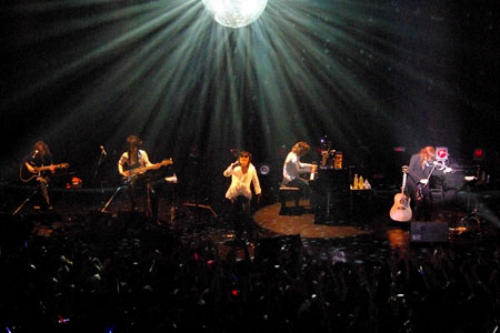 Toshi Beyond The Moment 瞬間に抱かれて 写真集 ライブ X JAPAN