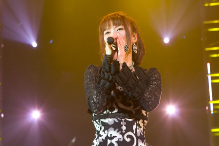 GARNET CROW、10周年ツアー開幕。中村の頬を伝う10年分の感謝