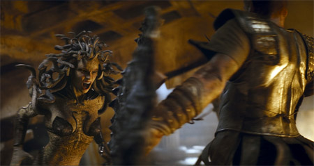 どっちも強烈！ 伝説の魔物“メドゥーサ”が大作映画に連続登場
