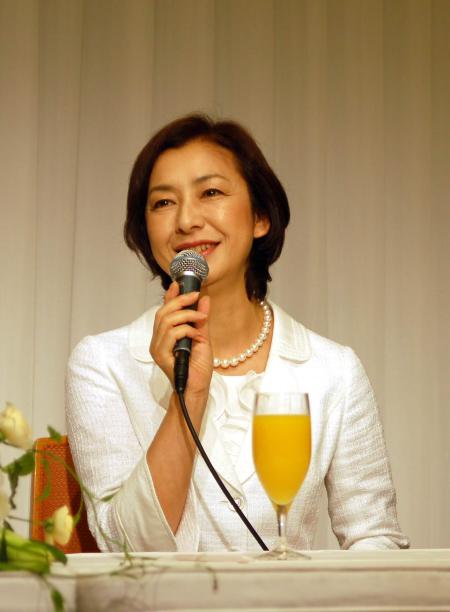 舞台『佐賀のがばいばあちゃん』会見より。高橋惠子