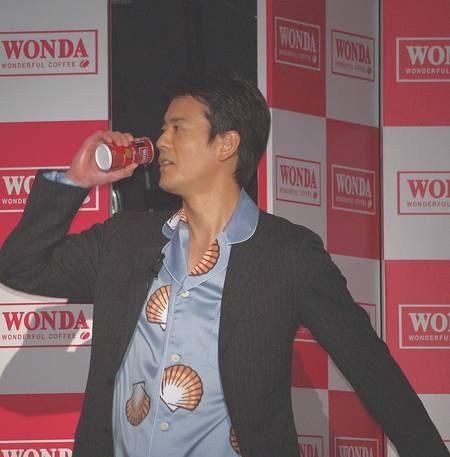 『ワンダ』新CM発表会に出席した唐沢寿明