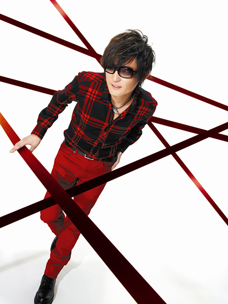 『3月のライオン』のCMに出演し、新曲を書き下ろし、ナレーションも担当するスガ シカオ