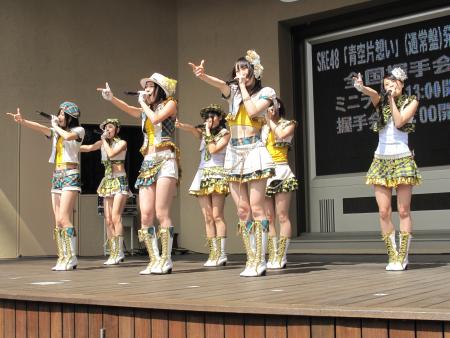 名古屋発アイドル、SKE48が東京で握手会。ファン3600人集結