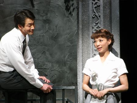 吉田栄作 朝海ひかるが共演 舞台 ローマの休日 が開幕 チケットぴあ 演劇 演劇