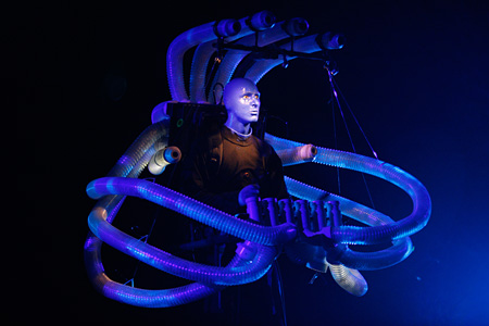 BLUE MAN GROUP IN TOKYO再来日公演開幕! (C)BMP