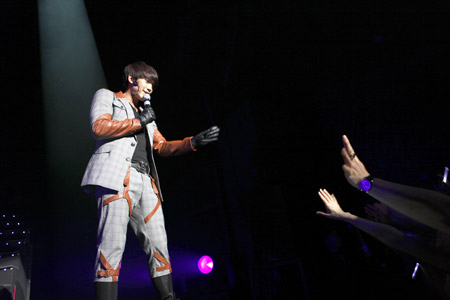 ZeppツアーでのRAIN　(C)J.TUNE／Rise Communication