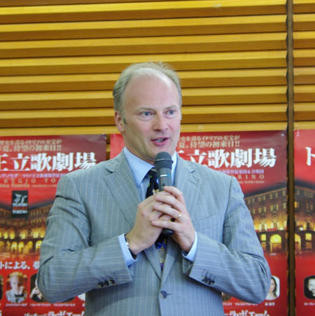 トリノ王立歌劇場音楽監督ジャナンドレア・ノセダ