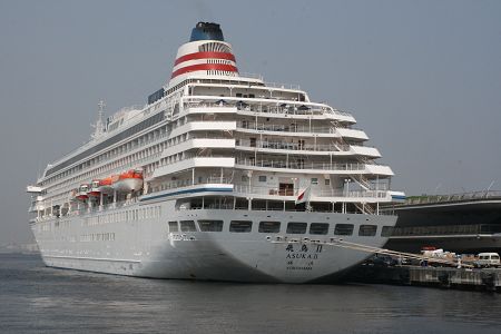クルーズ客船「飛鳥II」