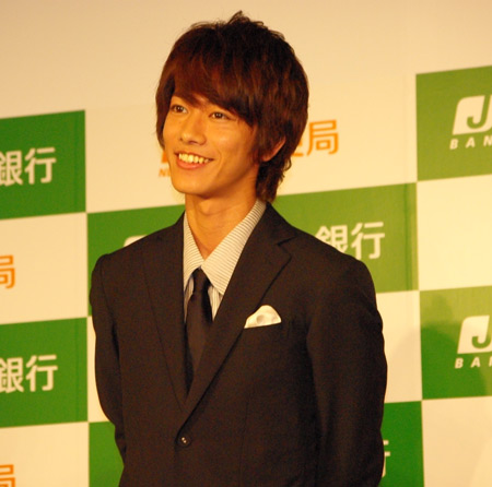 ゆうちょ銀行 新テレビCM【日本全国、ゆうちょ家族。】完成披露発表会　佐藤健