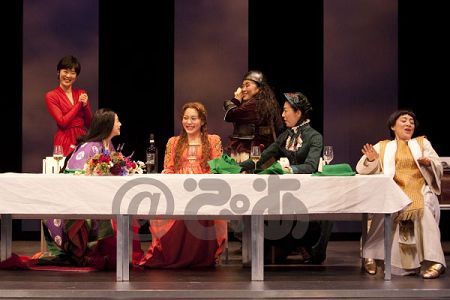 『トップ・ガールズ』開幕　撮影：谷古宇正彦