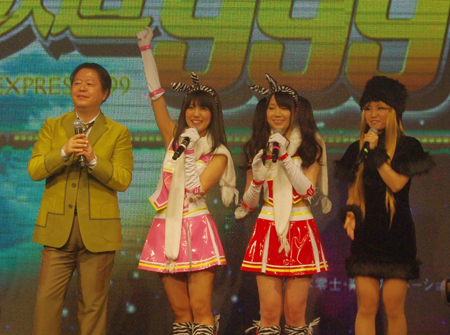 「びっくりぱちんこ銀河鉄道999」の特別先行展示会の様子