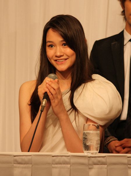 会見より　フランク莉奈