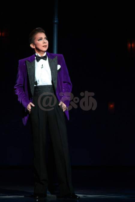 宝塚歌劇月組 東京公演『アルジェの男』より 霧矢大夢