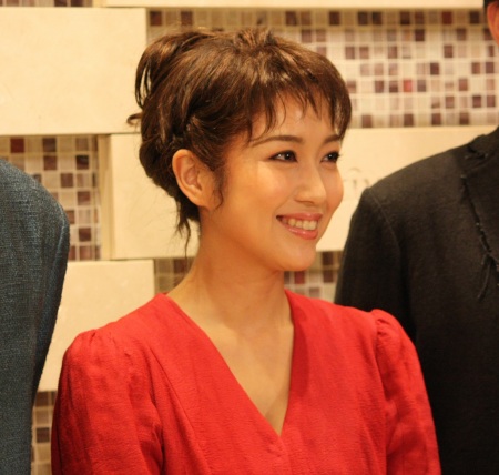 新妻聖子