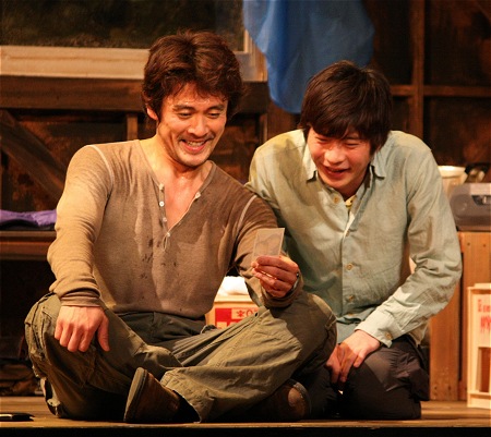 内野聖陽、田中圭の初共演舞台『幻蝶』まもなく開幕