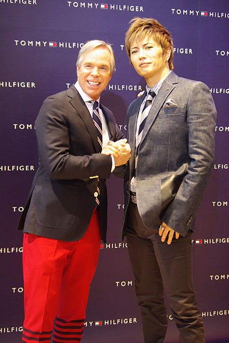 創設者トミー・ヒルフィガー氏、GACKT