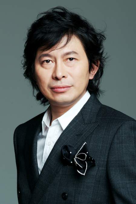 【大型配送SALE】鈴井貴之さん掲載4ページ #7987 北海道の人気クリエイター鈴井貴之が2年ぶりに舞台を上演！ | チケット