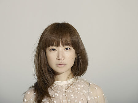 YUKI、ソロ活動10周年第1弾シングルをリリース！東京ドーム公演もまもなく開催 | チケットぴあ[音楽 J-POP・ROCK]