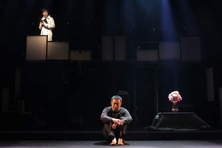キャラメルボックス『容疑者Ｘの献身』舞台より　(photo：伊東和則)
