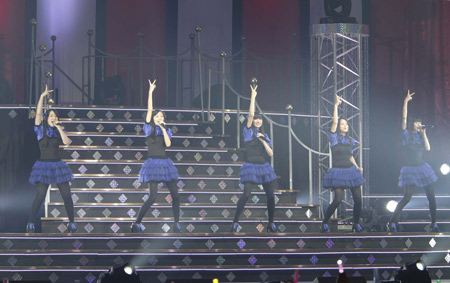 指原莉乃主催 ゆび祭り にアイドルが集結 ももクロ Buono らが ヘビロテ を披露 チケットぴあ 音楽 音楽その他