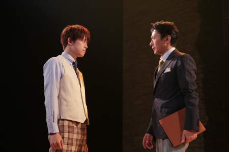 キャラメルボックス『アルジャーノンに花束を』舞台より【アクア】(撮影：伊東和則)