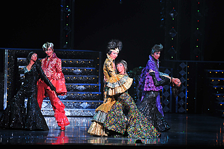 宝塚歌劇花組で『星の王子さま』を描いたサン＝テグジュペリの物語が 