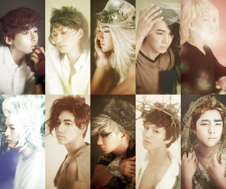 SUPER JUNIOR、新シングルのジャケ写解禁。特大パネル仕様はまるで表彰